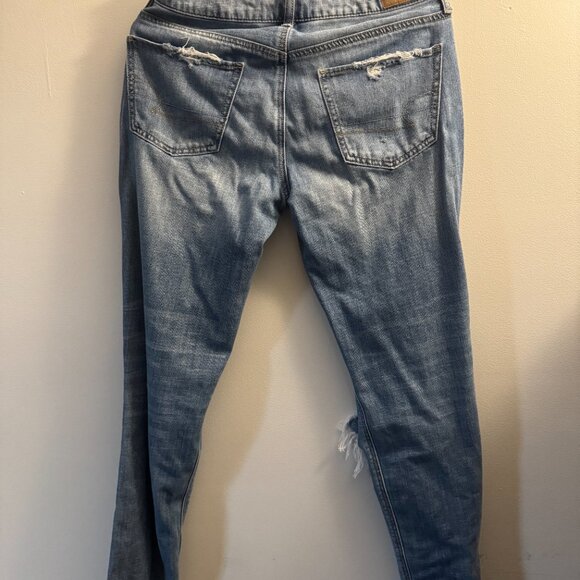 American Eagle Tomgirl Button Fly Distressed Jeans - Picture 4 of 4